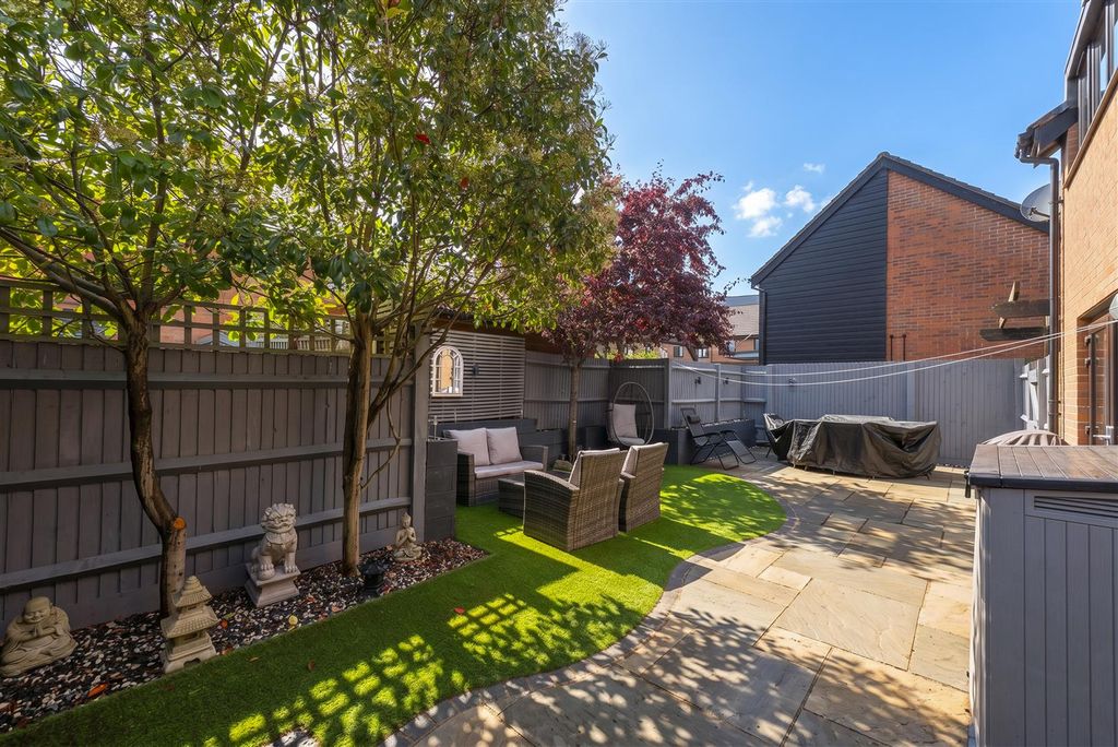 Property photo 2 of 16 15