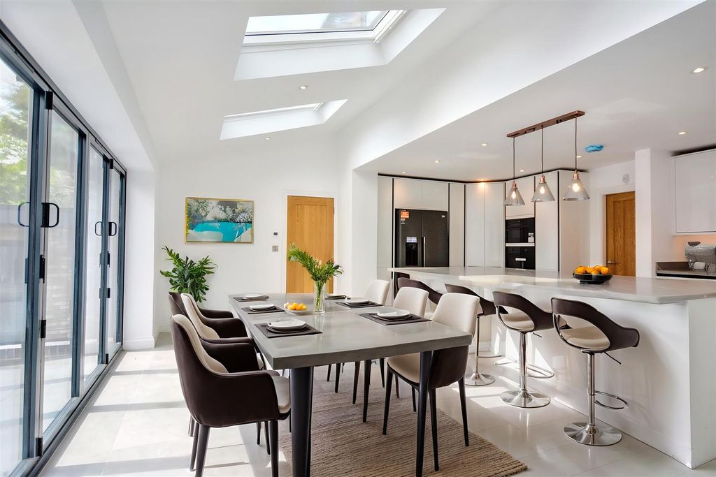 Property photo 3 of 31 Ai Open Kitchen Diner.Jpeg