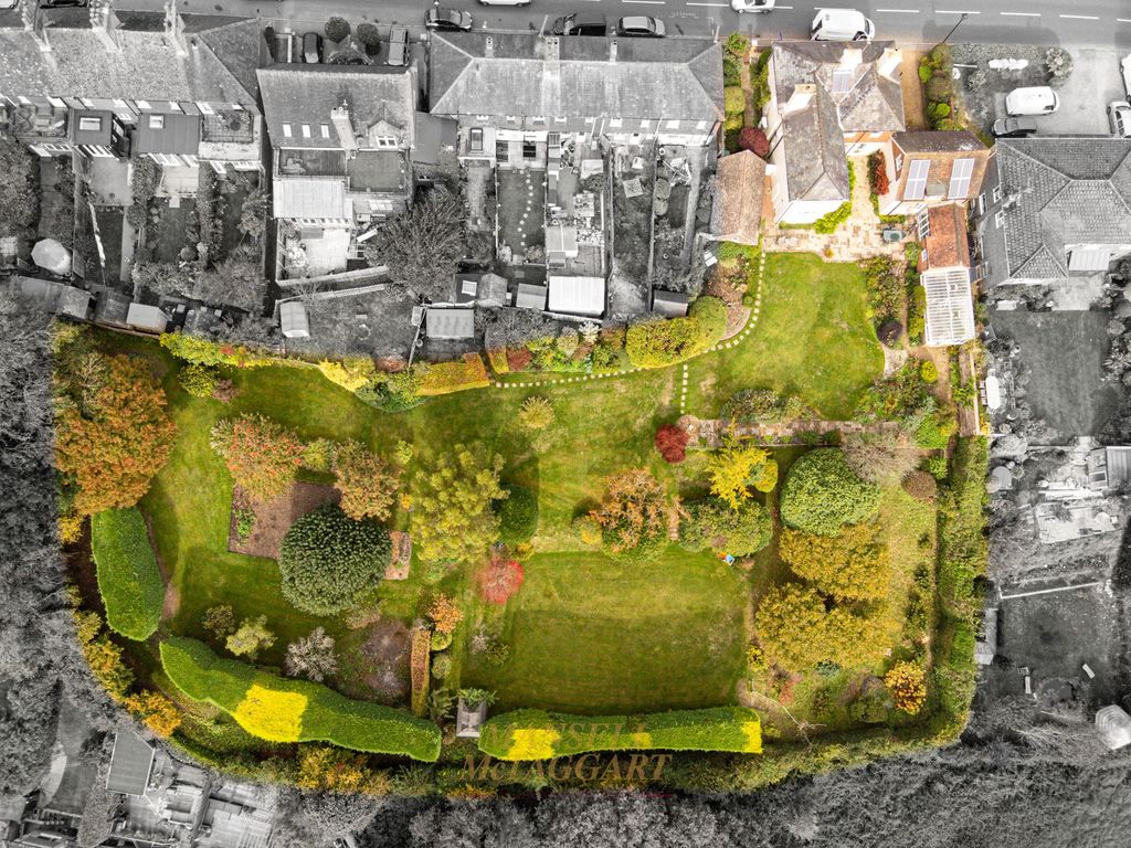 Property photo 3 of 39