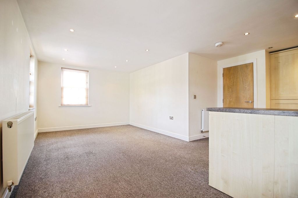 Property photo 3 of 8