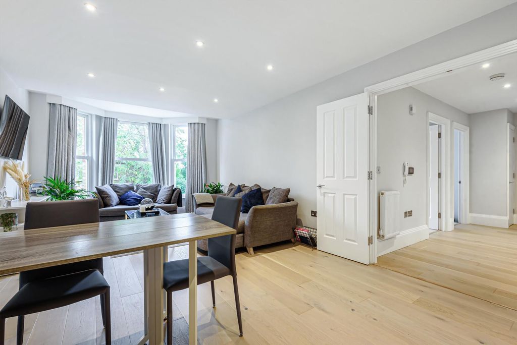 Property photo 2 of 20 Kitchen/Sitting Room