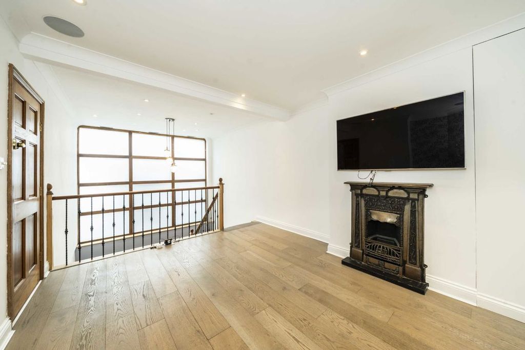 Property photo 2 of 7