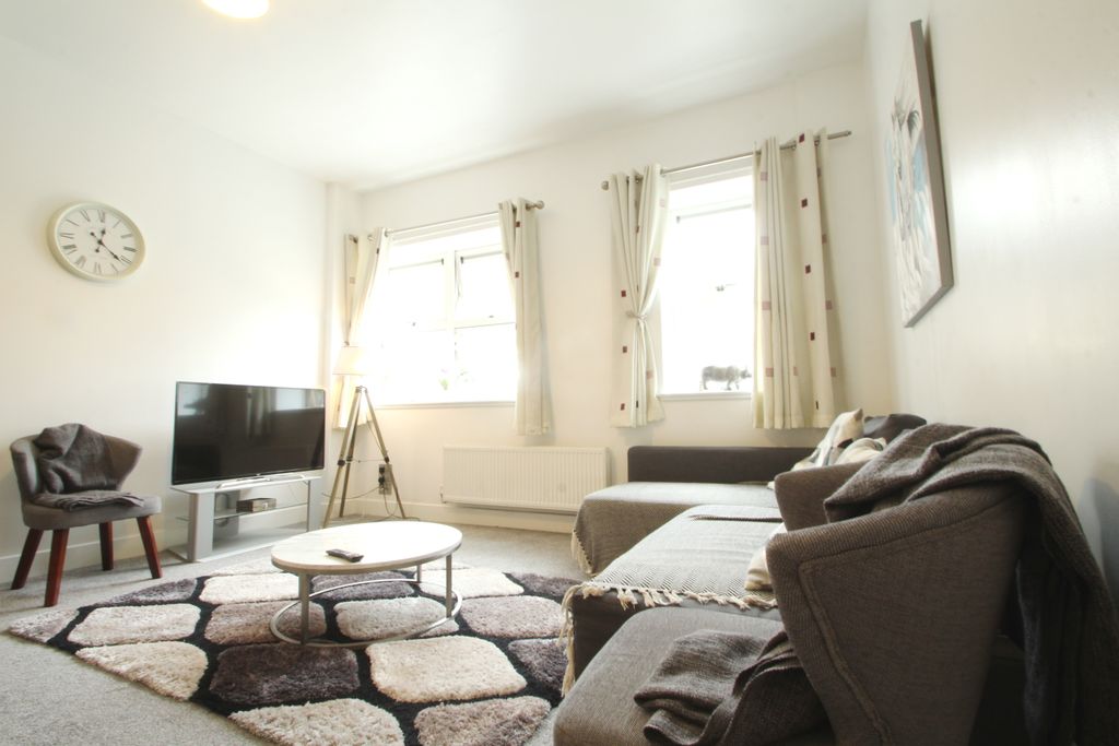 Property photo 1 of 12 Lounge