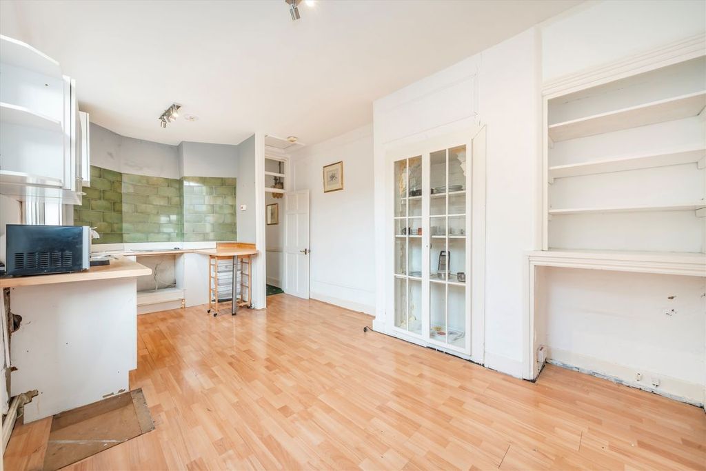 Property photo 3 of 4