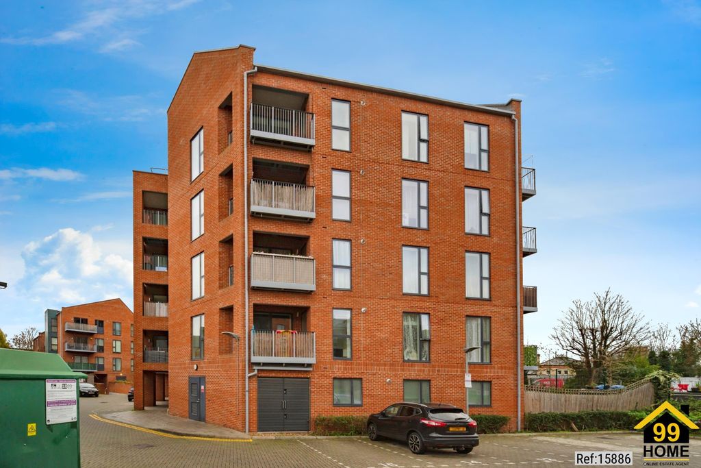 Property photo 2 of 20 Photo 1