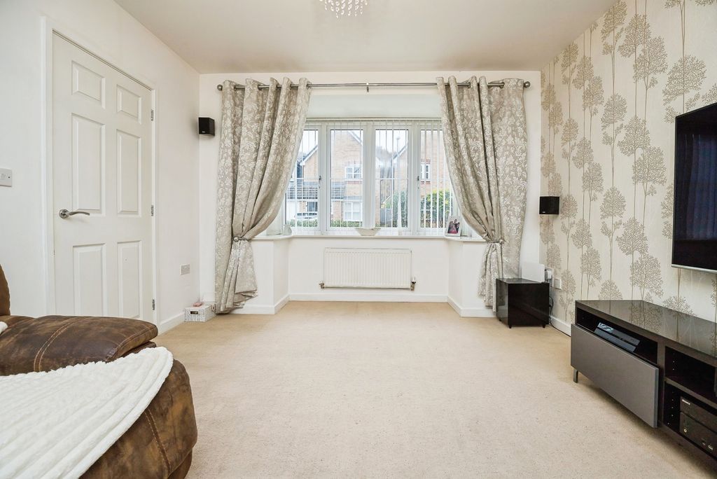 Property photo 3 of 23 Living Room