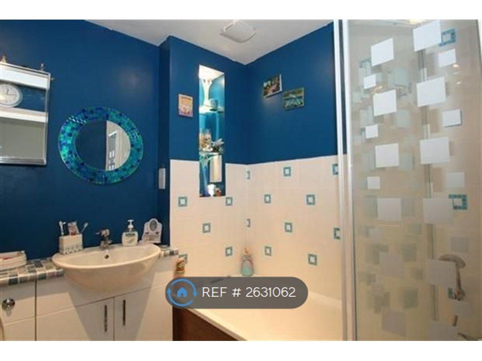 Property photo 2 of 8 Bathroom 1st Floor