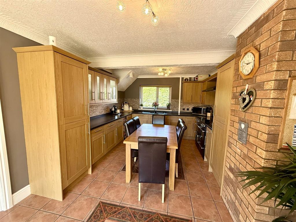 Property photo 2 of 35 Kitchen/Living Room