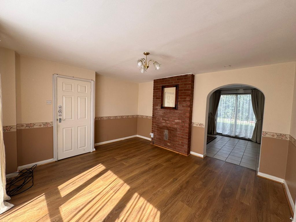 Property photo 2 of 8 Image