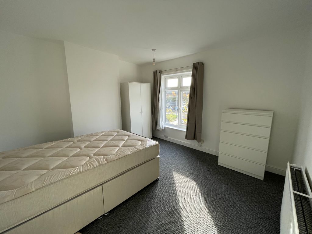 Property photo 1 of 7 Room