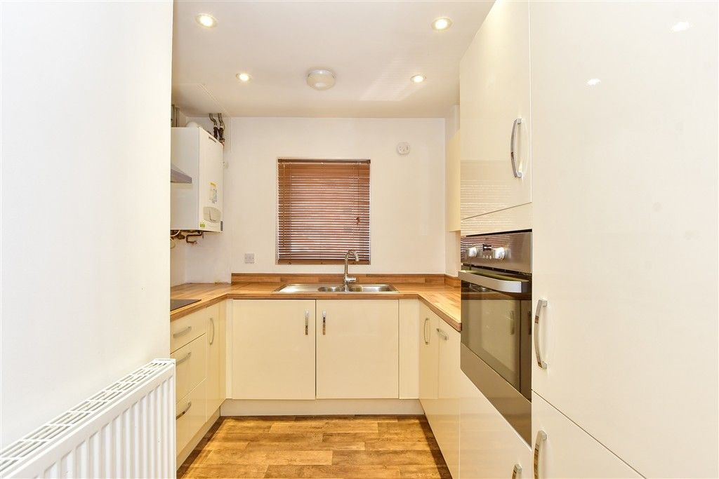 Property photo 3 of 8 Kitchen