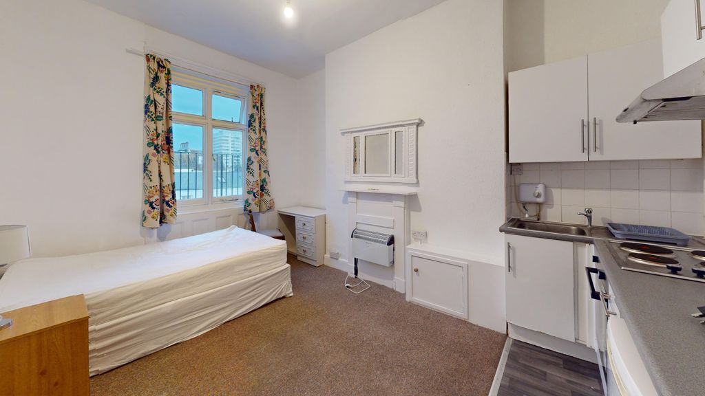 Property photo 3 of 3