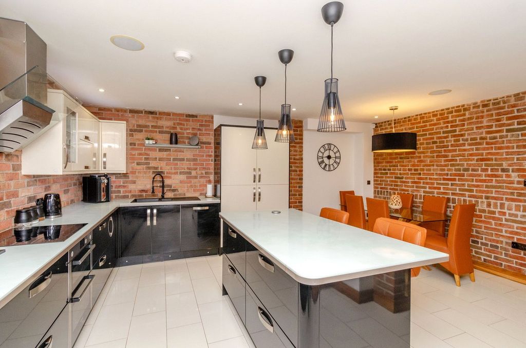 Property photo 3 of 25 Picture No. 47