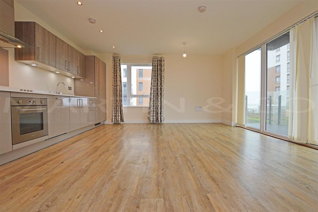 Property photo 2 of 8