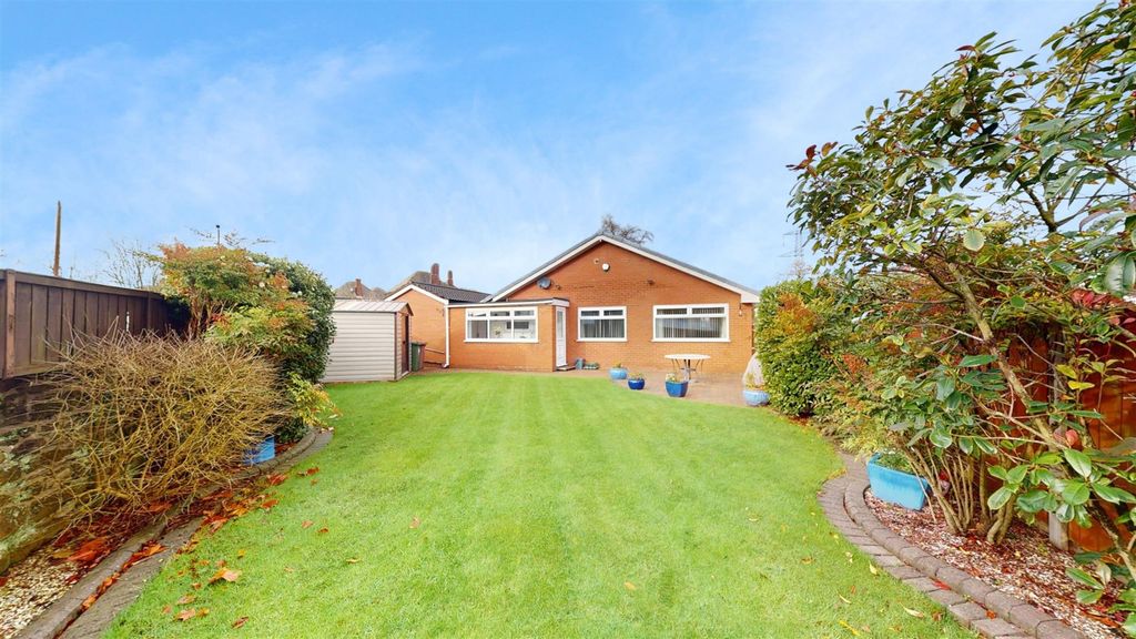 Property photo 2 of 28 Tern Way, Rear Garden