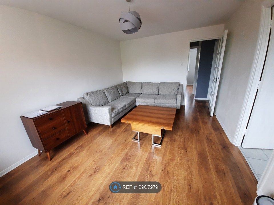 Property photo 3 of 14 Living Room