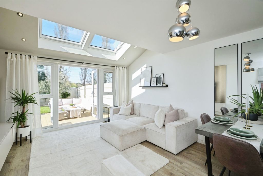 Property photo 2 of 22