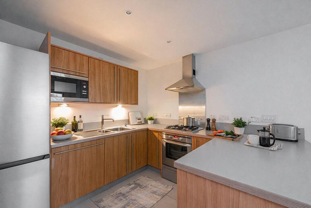 Property photo 2 of 25 Digitally Staged