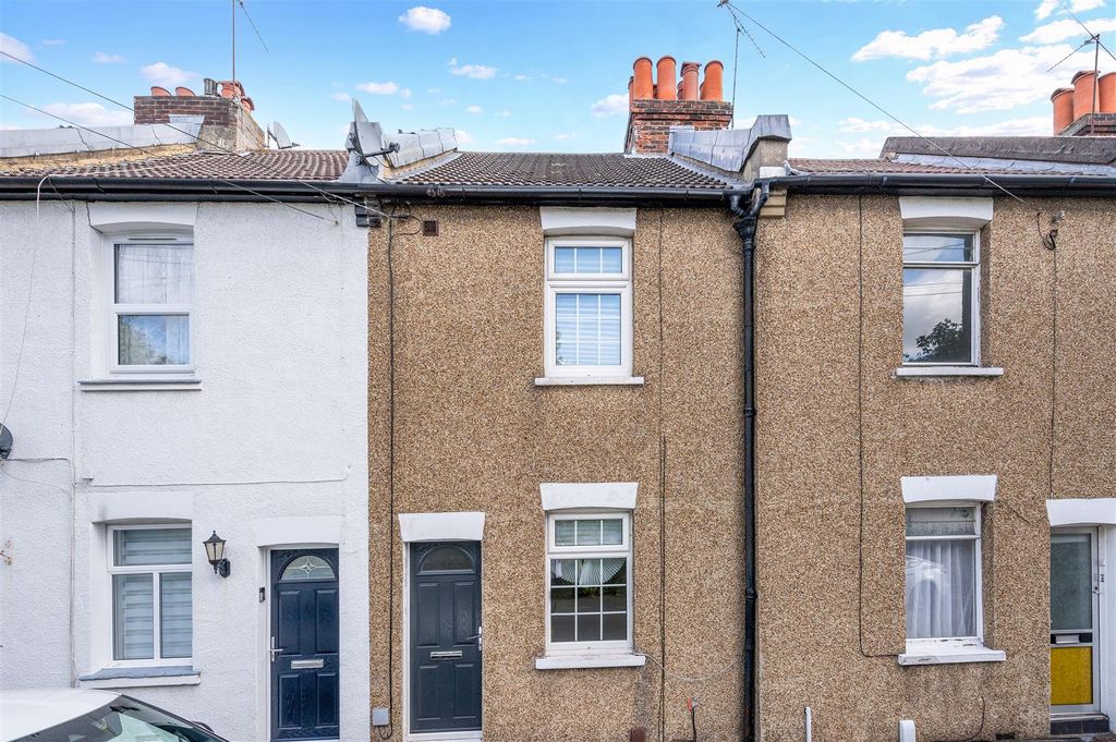 Property photo 1 of 13 Beaconsfield Place  (16).Jpg