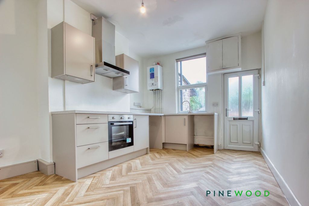 Property photo 3 of 12 Kitchen Diner