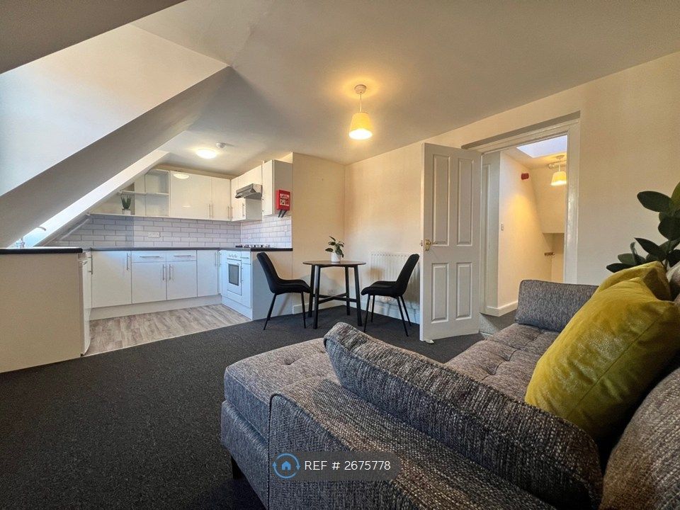 Property photo 1 of 12 Lounge/Kitchen