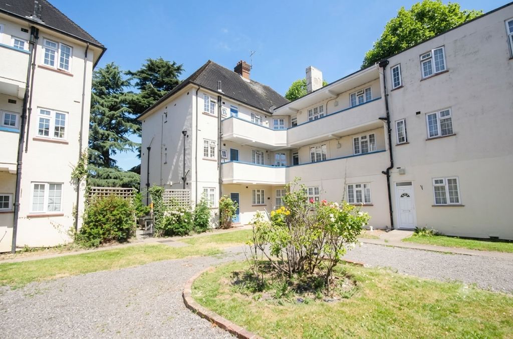 Property photo 1 of 10 London39484Image12.Jpg