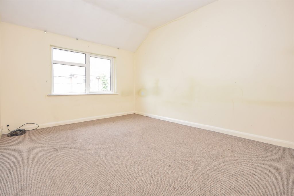 Property photo 3 of 7 Bedroom