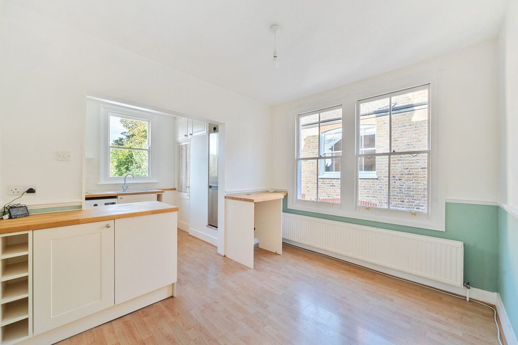 Property photo 3 of 14 Picture No. 12