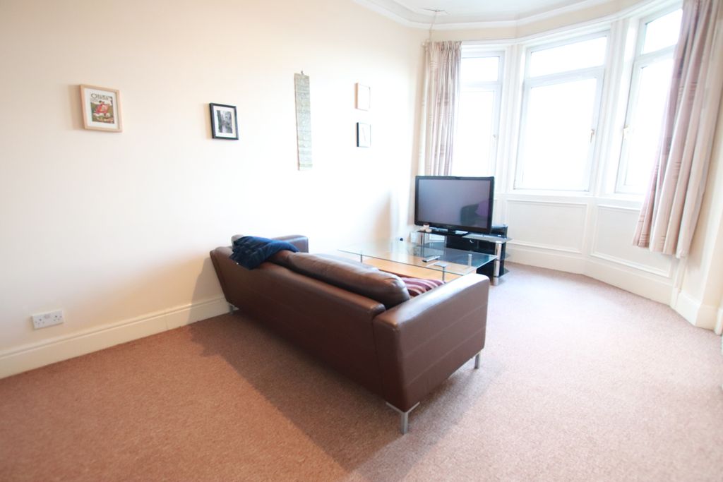 Property photo 3 of 9 Lounge