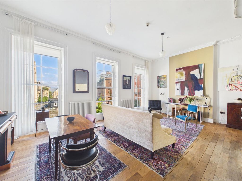 Property photo 2 of 15 1 - One Bedroom Flat In Clifton.Jpg