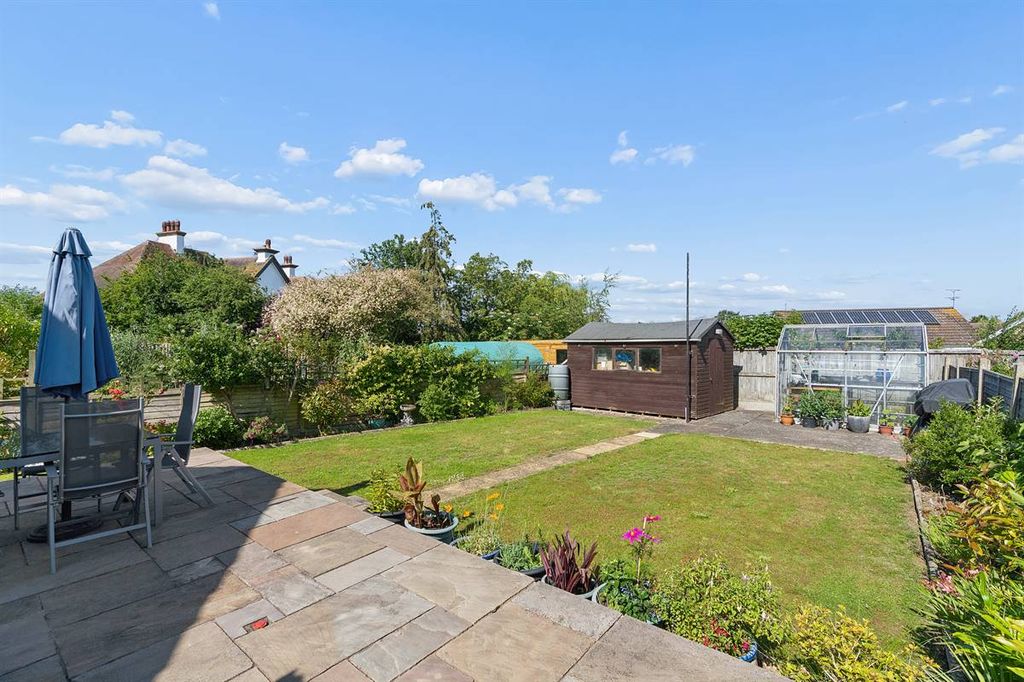 Property photo 3 of 25