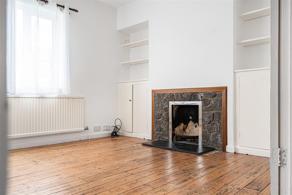 Property photo 3 of 18 3_84429.Jpg