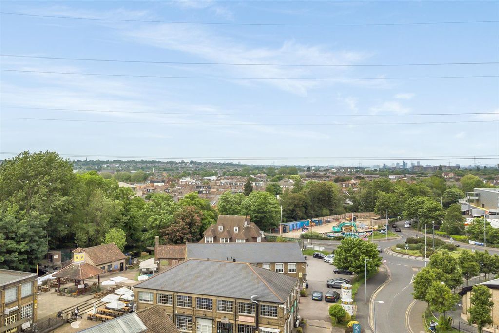 Property photo 2 of 10