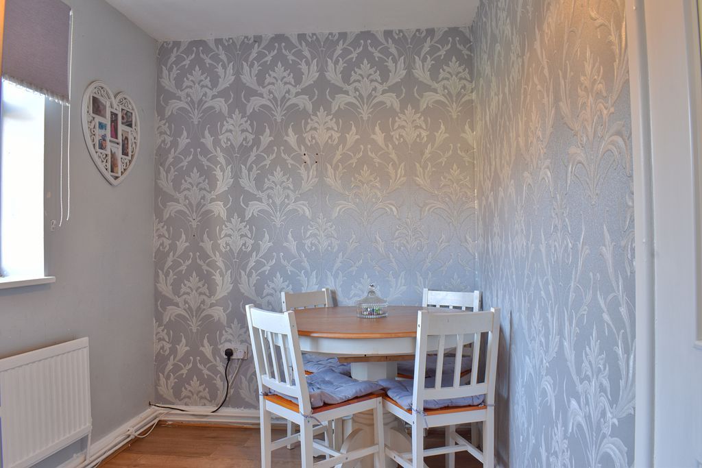 Property photo 3 of 10 Photo 7