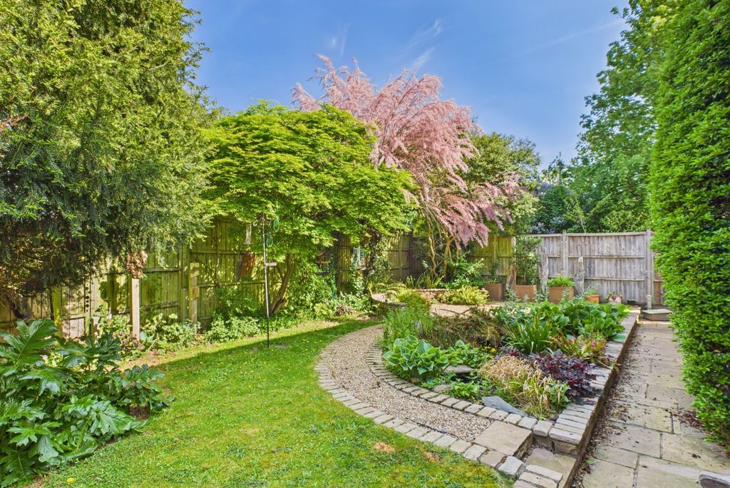 Property photo 2 of 25 Cam02519G0-Pr0268-Still002