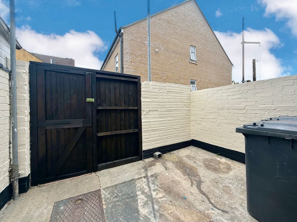 Property photo 2 of 3