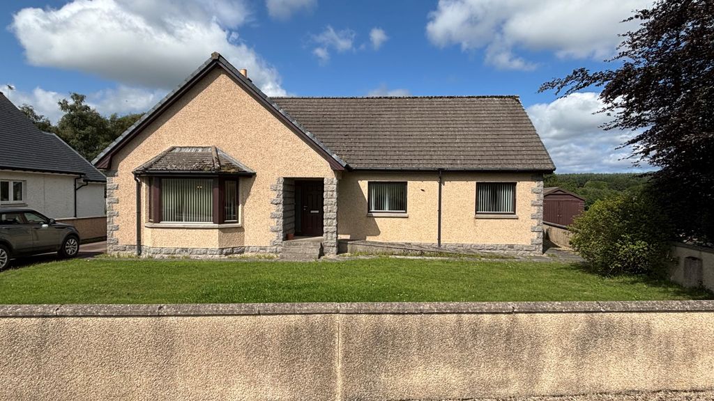 Property photo 2 of 28