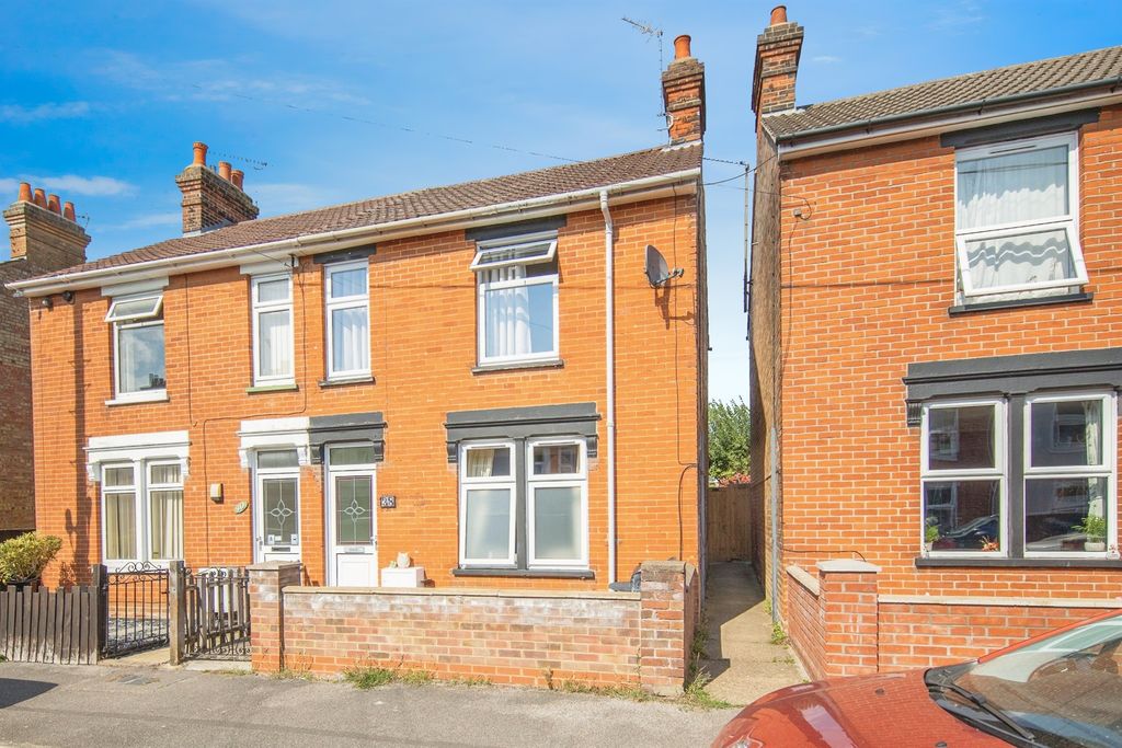 Property photo 1 of 17