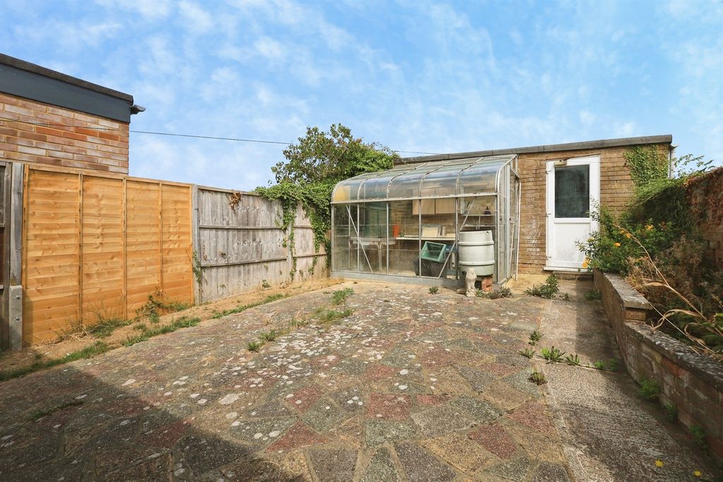 Property photo 2 of 11