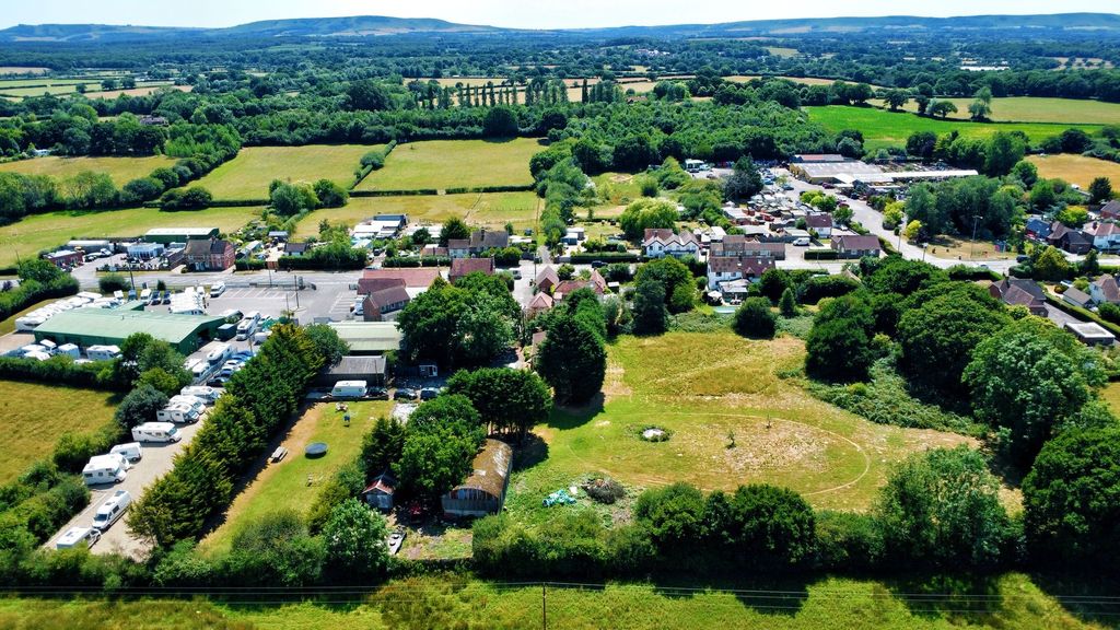 Property photo 1 of 21