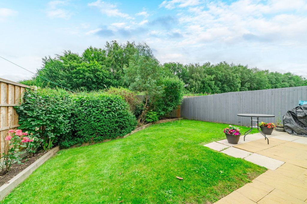 Property photo 2 of 24