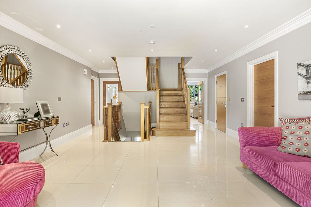 Property photo 3 of 47