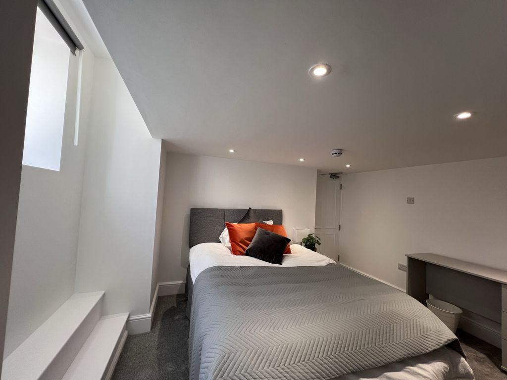 Property photo 1 of 19 6 Bedroom HMO, Hall Flat Lane , Balby