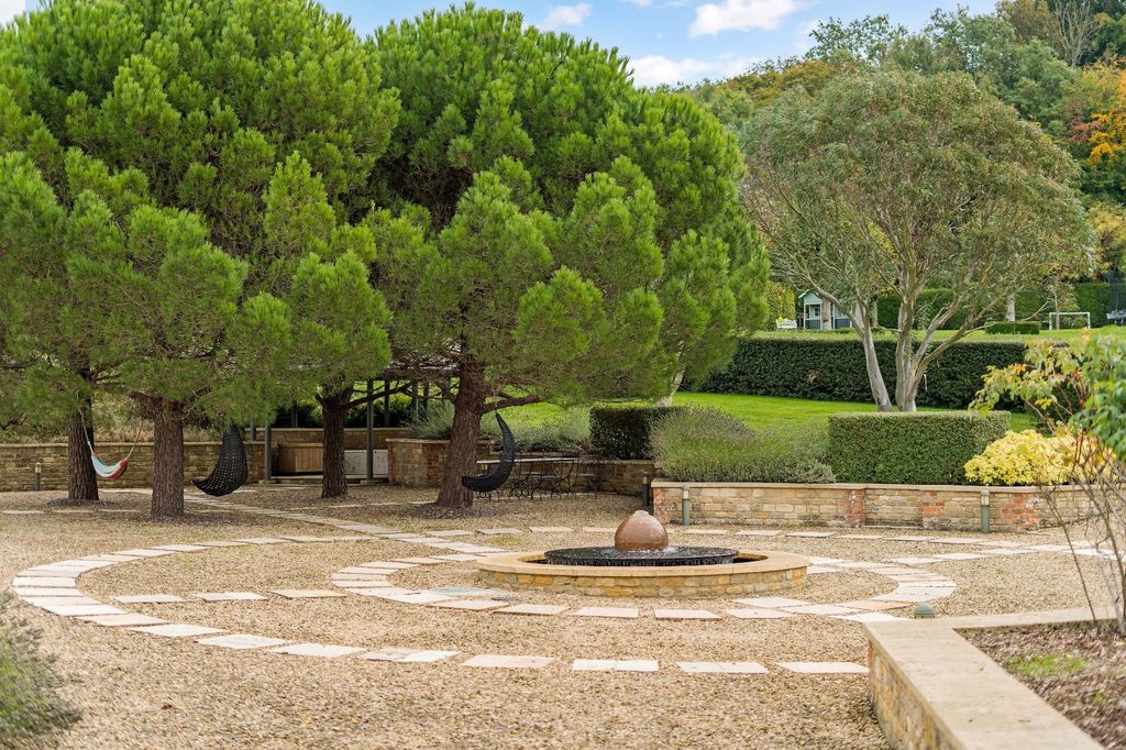 Property photo 2 of 24 Picture 2