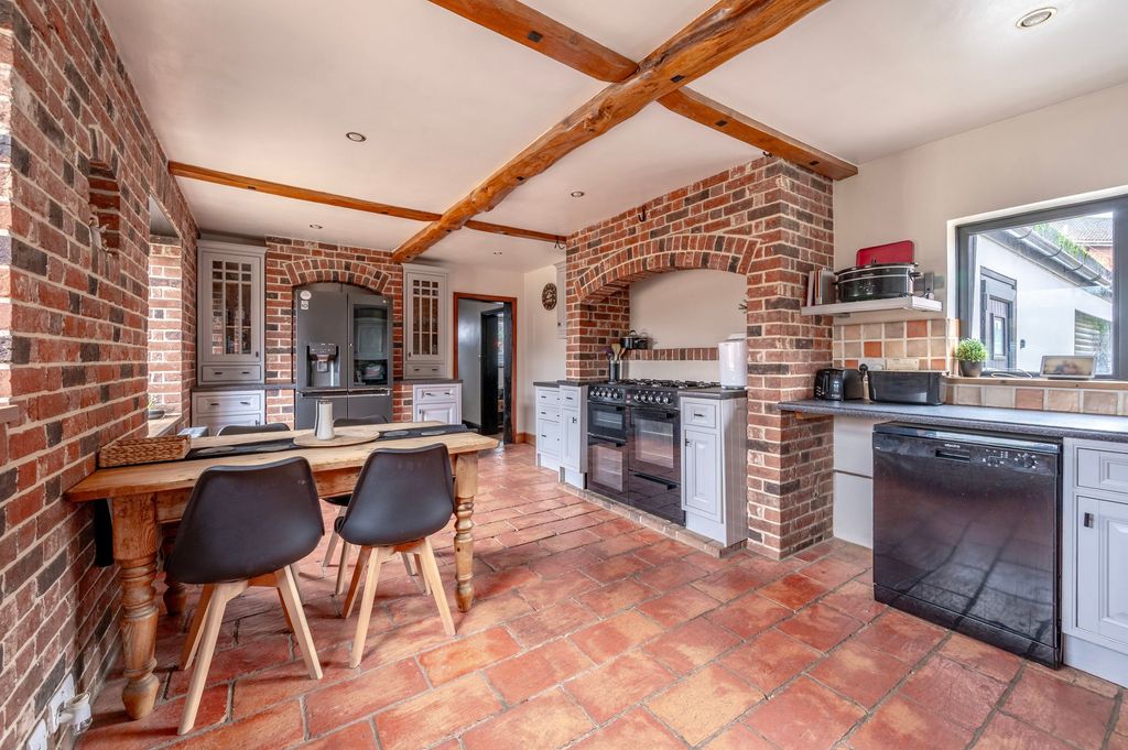 Property photo 3 of 29