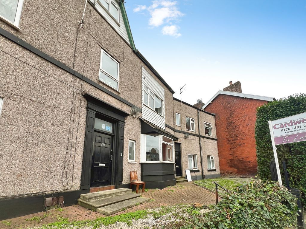 Property photo 1 of 7 External