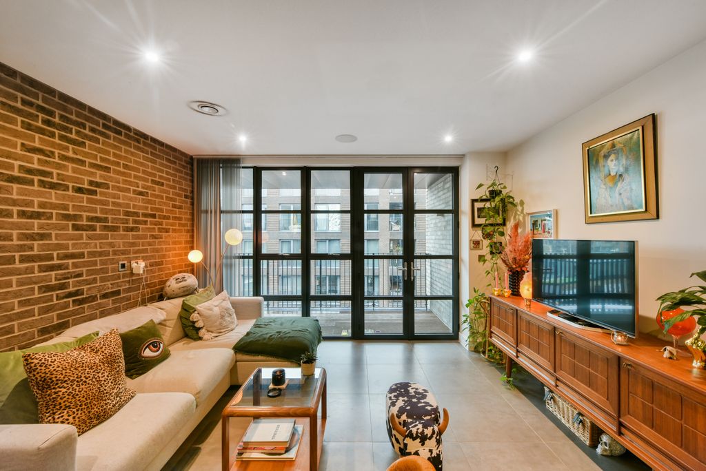 Property photo 3 of 15