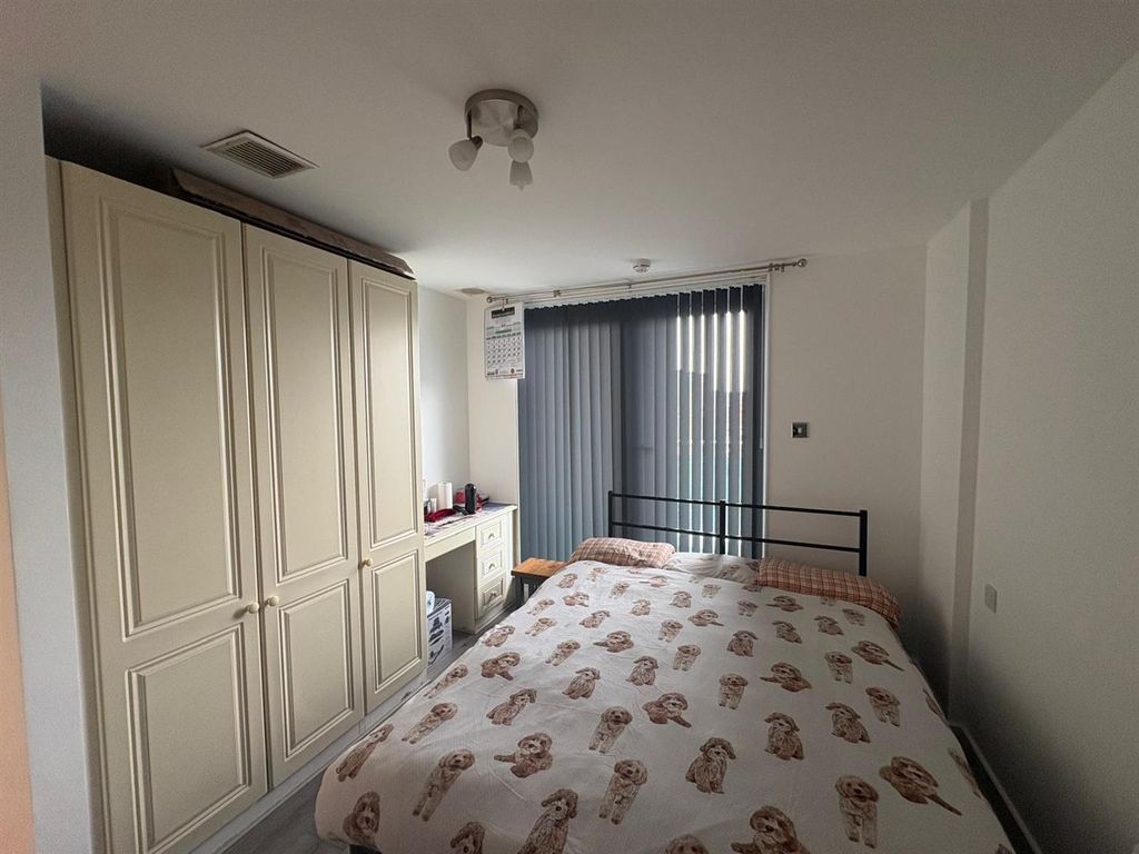 Property photo 3 of 7 Bedroom One