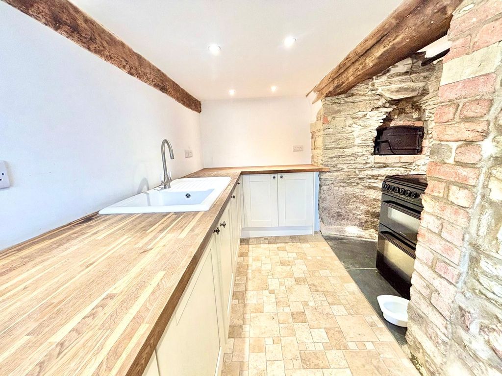 Property photo 2 of 8 Picture No. 31