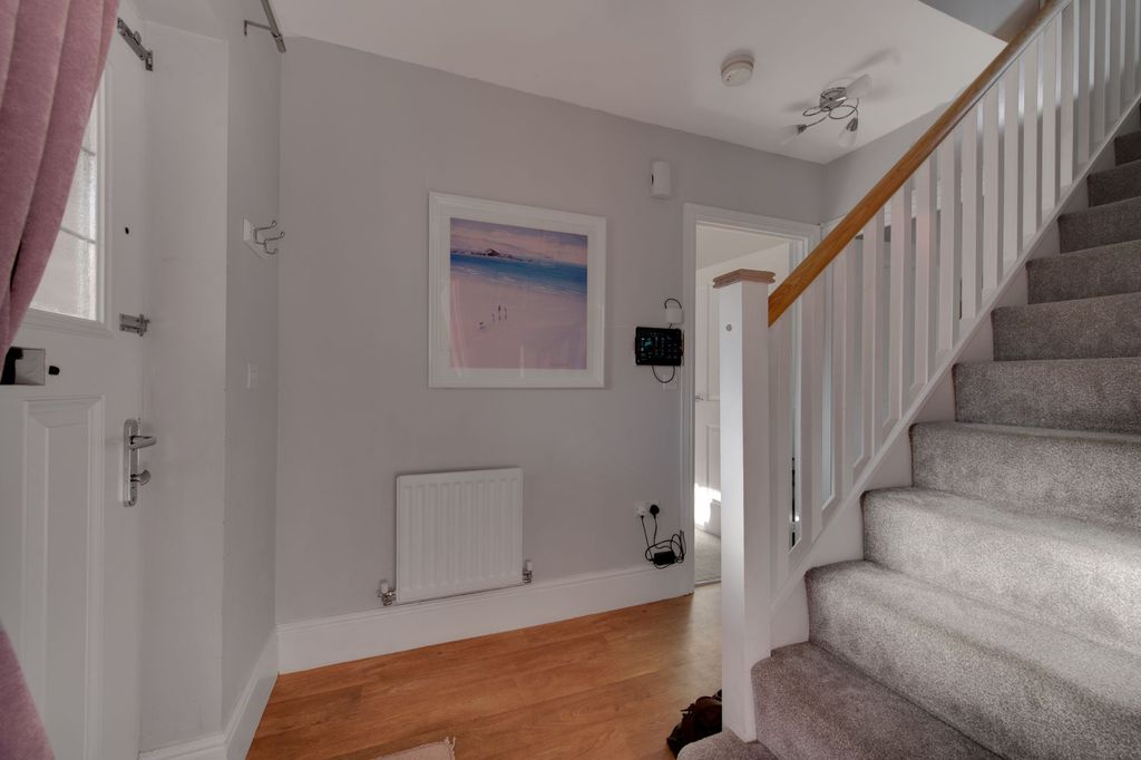 Property photo 3 of 25